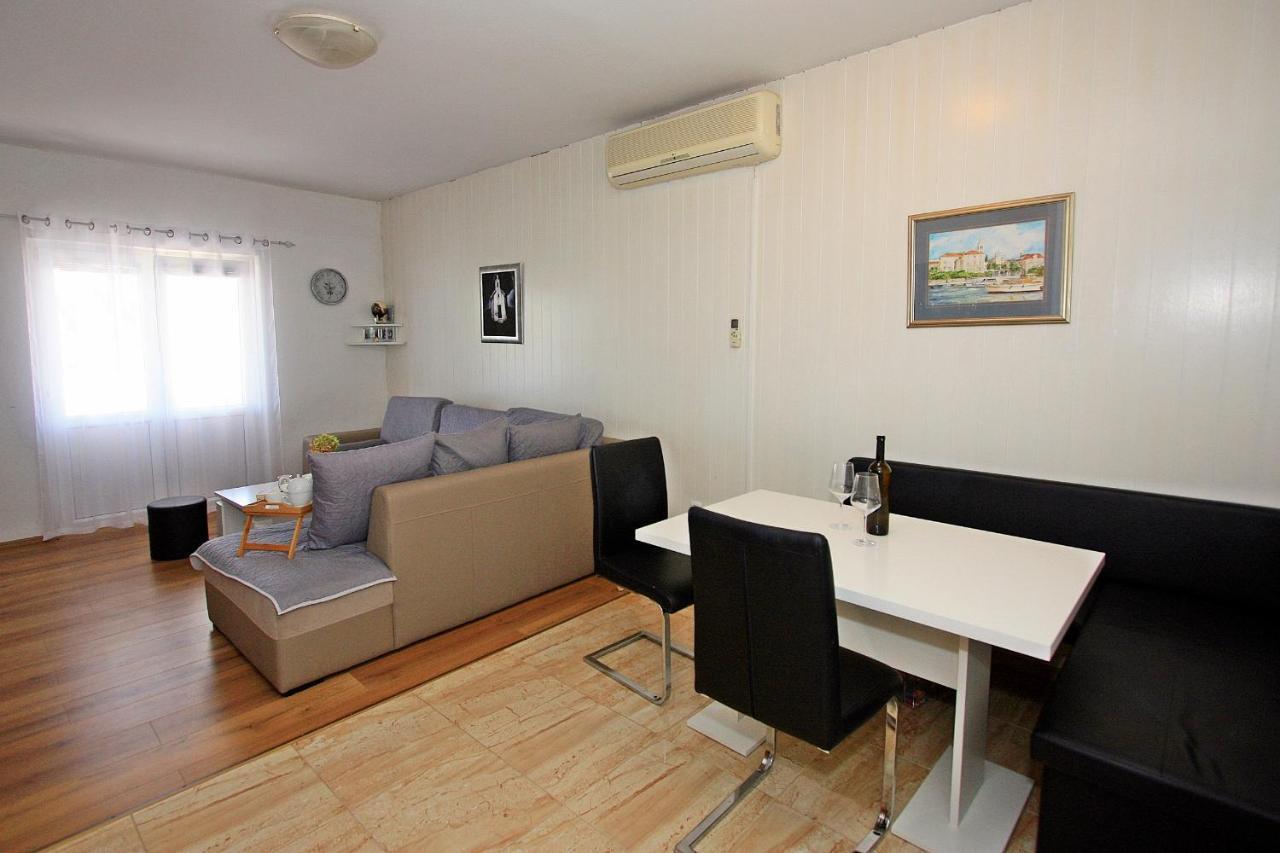 Apartments Jaksic - Zile Supetar Exteriör bild